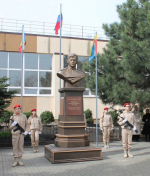 бюст Гулаева